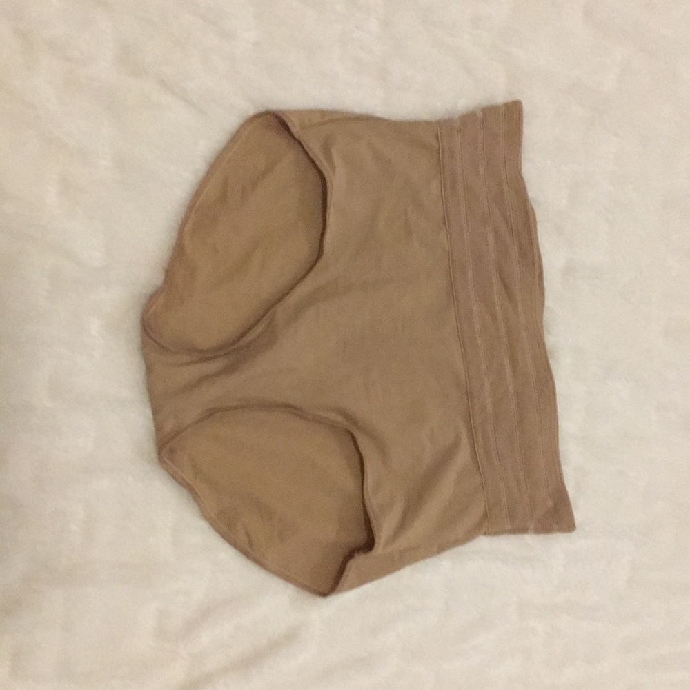 Panty shapewear. NWOT. Medium. Nude color.